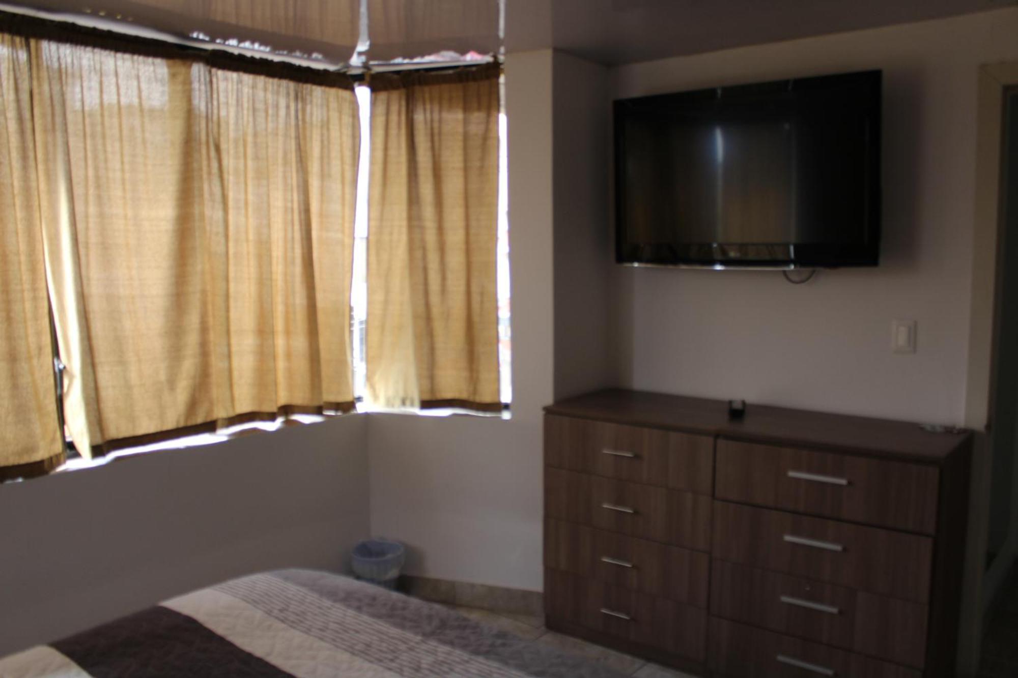 Julius Hostal, Desde Las 14 Horas Hasta 12 Del Mediodia Quito Exterior foto